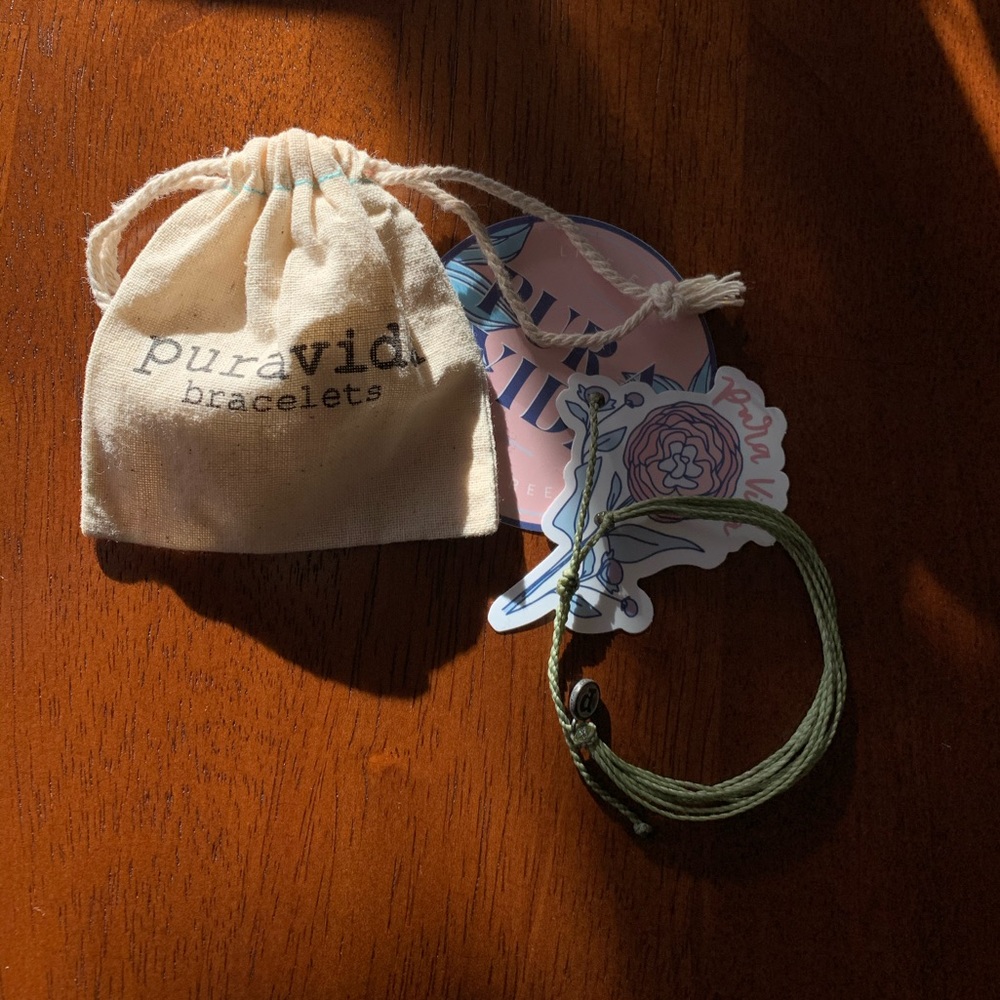 Green pura vida bracelet